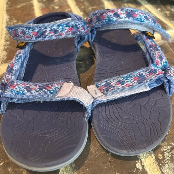 Teva Universal Sport Water Shoe Sandal Girls Size 2 Pink & Purple Outdoor Hiking - Picture 2 of 5